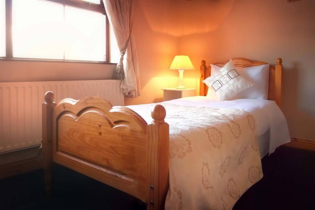 Mccarthy'S Lodge B&B Westport Szoba fotó